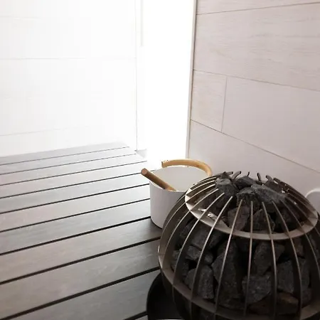 2Ndhomes Stunning 99M2 1Br Penthouse With Sauna And Balcony アパート