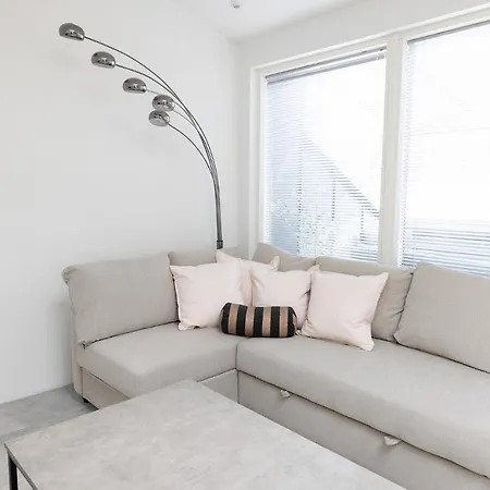 דירה 2Ndhomes Stunning 99M2 1Br Penthouse With Sauna And Balcony הלסינקי